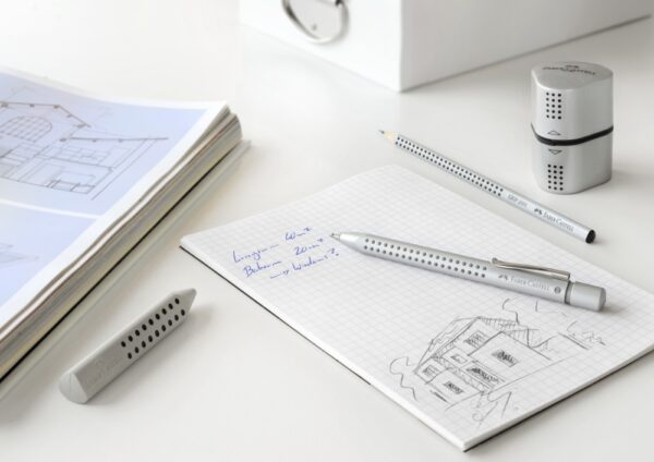 Ascuțitoare plastic triplă cu container grip 2001 gri Faber-Castell