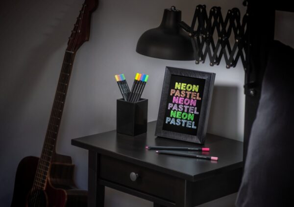Creioane colorate triunghiulare black edition pastel + neon Faber-Castell 12 culori/set