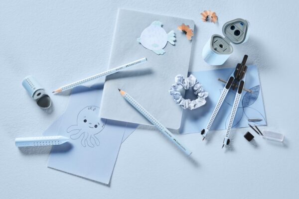 Creion grafit B triunghiular grip 2001 bleu sky Faber-Castell