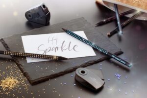 Creion grafit B triunghiular grip sparkle lemn negru midnight gold Faber-Castell