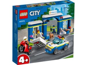 60370 Urmarire la sectia de politie - LEGO60370