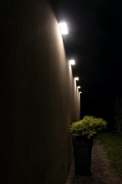 Aplica LED solara cu senzor de miscare si lumina - 000004099854219979