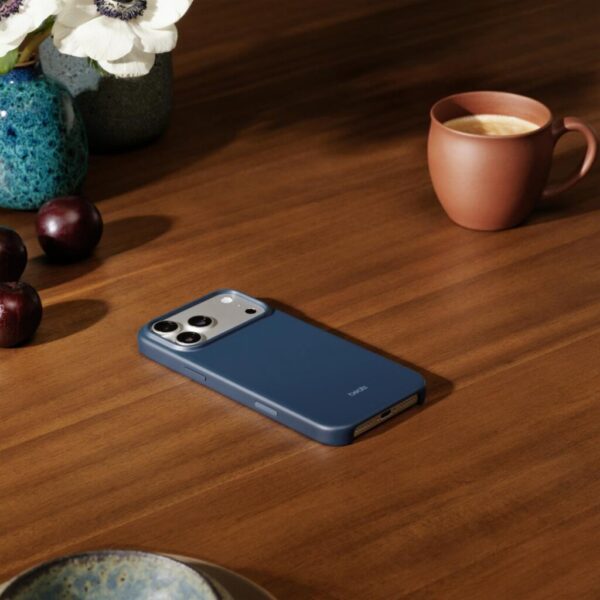 Beats iPhone 17 Pro Case with MagSafe and Camera - MGKG4LL/A