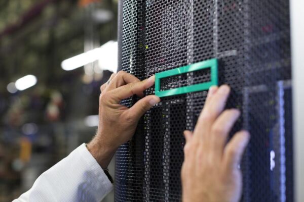 HPE SN3000B SAN Switch 12-port Upg E-LTU - TC391AAE