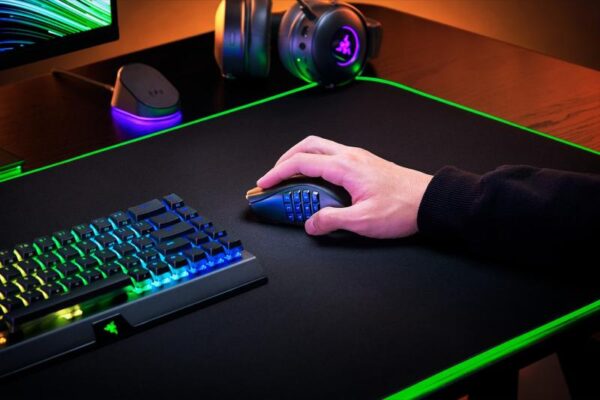 Mouse Razer Naga V2 PRO Connectivity Razer HyperSpeed Wireless - RZ01-04400100-R3G1