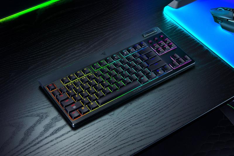 Tastatura mecanica wireless Razer Blackwidow V4 Low profile HyperSpeed - RZ03-05450700-R3M1 Tastatura mecanica wireless Razer Blackwidow V4 Low profile HyperSpeed - RZ03-05450700-R3M1