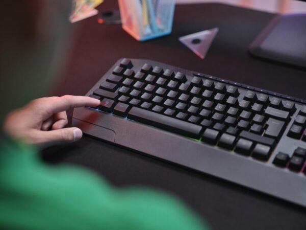 Tastatura Trust cu fir GXT836 Evocs, numar butoane 114 - TR-24722