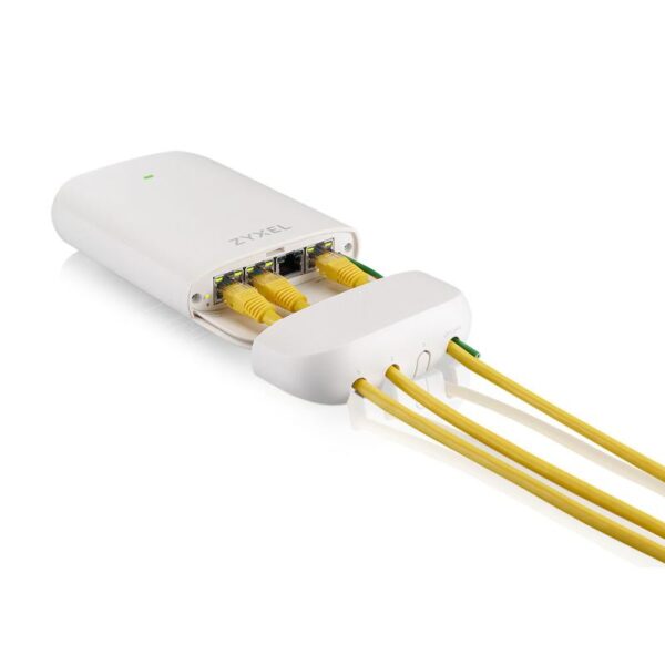 Zyxel PoE12-3PD, 4 x 1Gb port PoE extender. 45W PoE budget - POE12-3PD-ZZ0101F